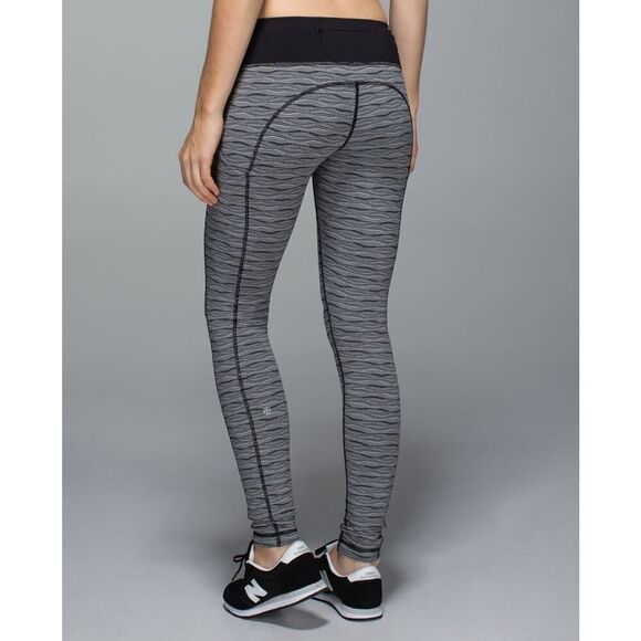 Lululemon Speed Tight II Textured Wave Black Silver Spoon / Black - Size: 6 - Picture 3 of 13
